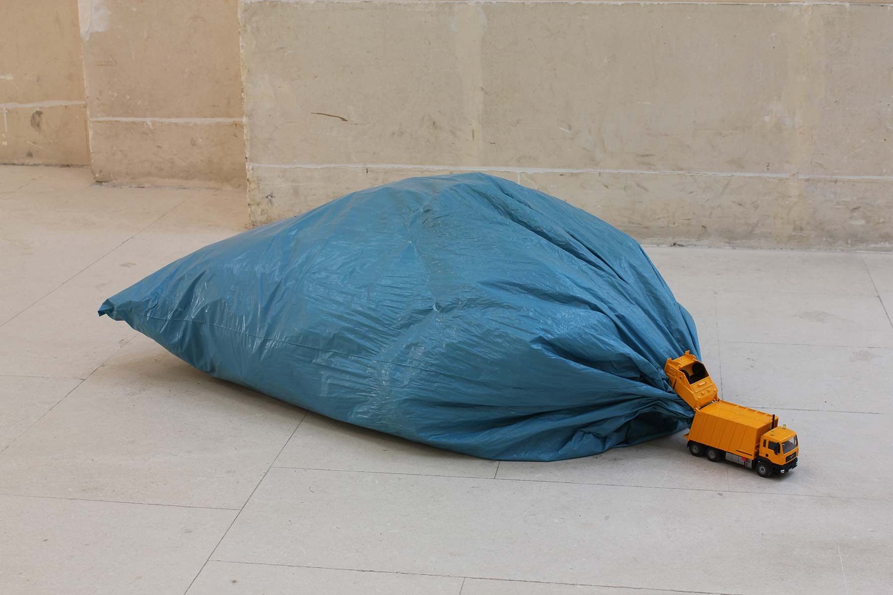 LeCamionEtSonSacPoubelleSite_7114